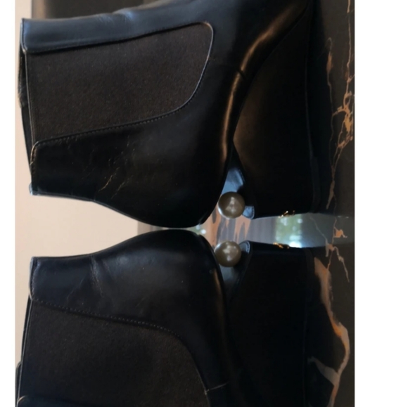 Chanel black leather ankle boots - Picture 7 of 8